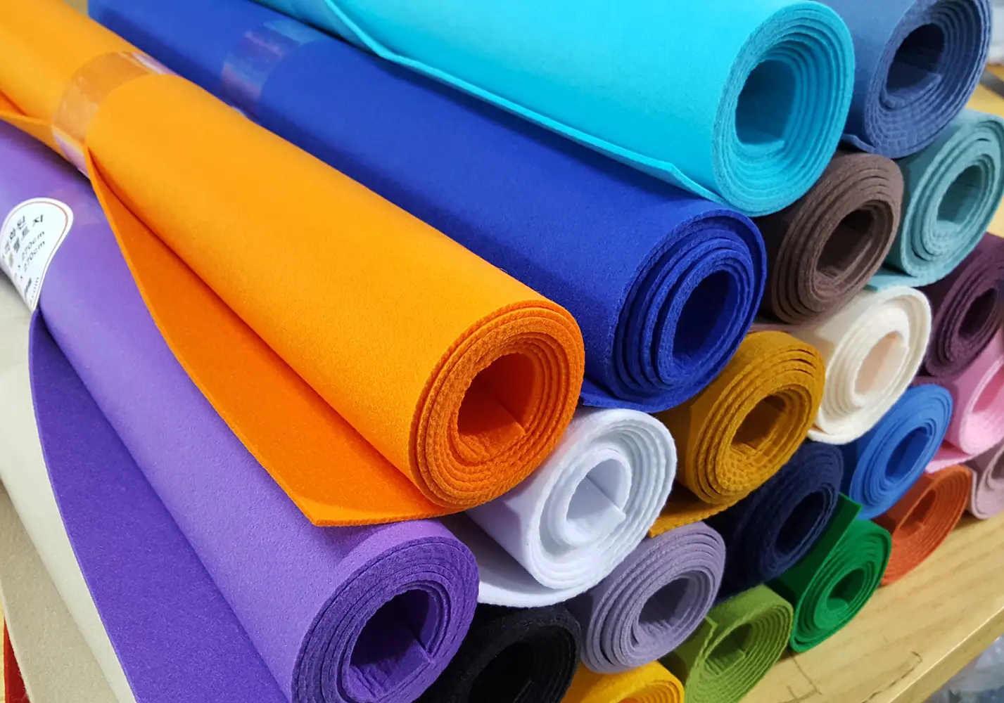 ROYAL 20 Roll Felt Detail 2