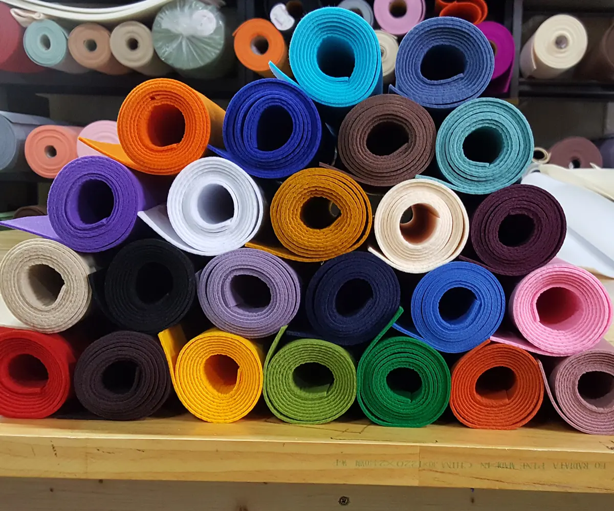 ROYAL 20 Roll Felt Detail 1